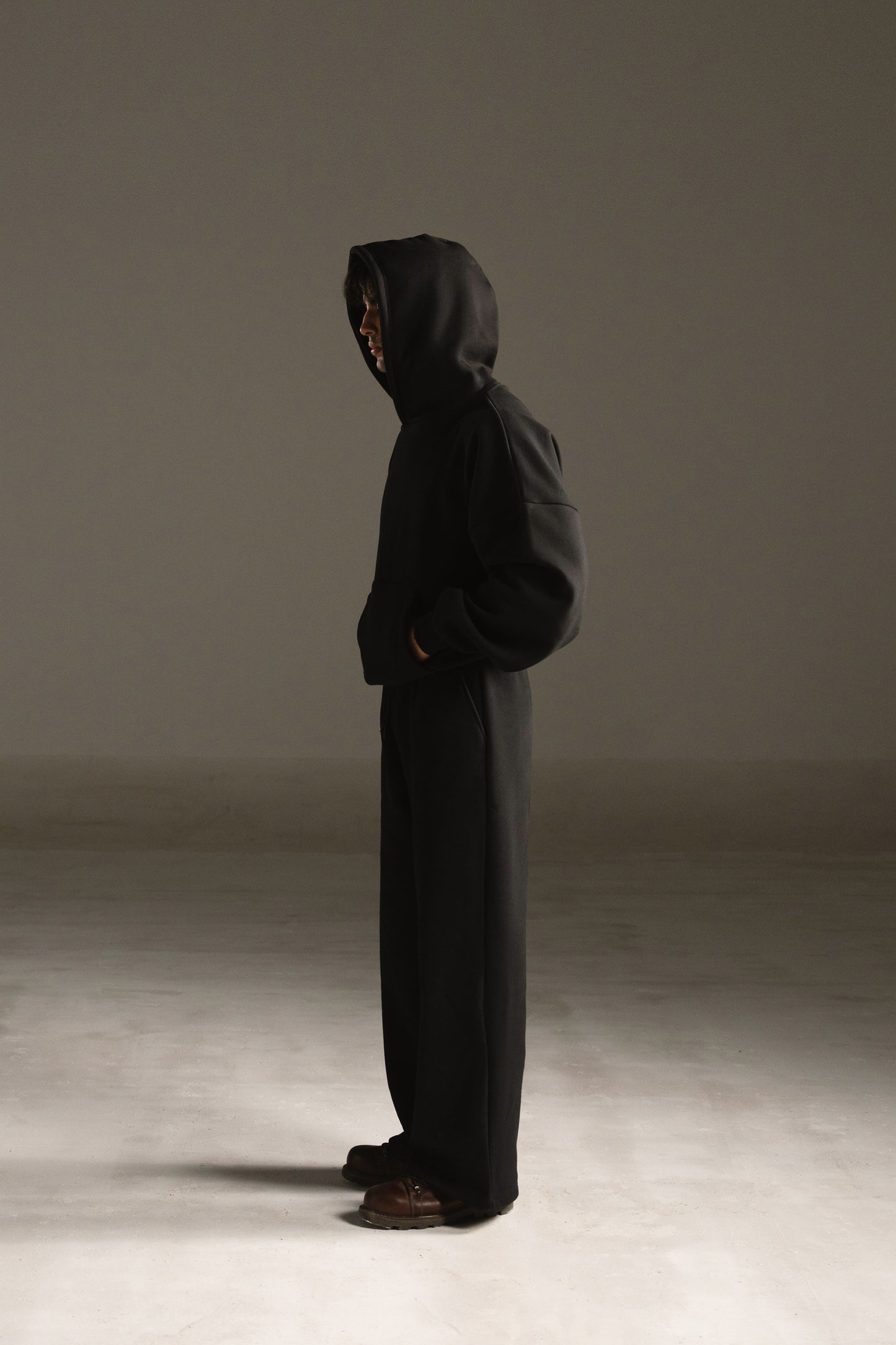 V7 BLANK HOODIE - JET BLACK