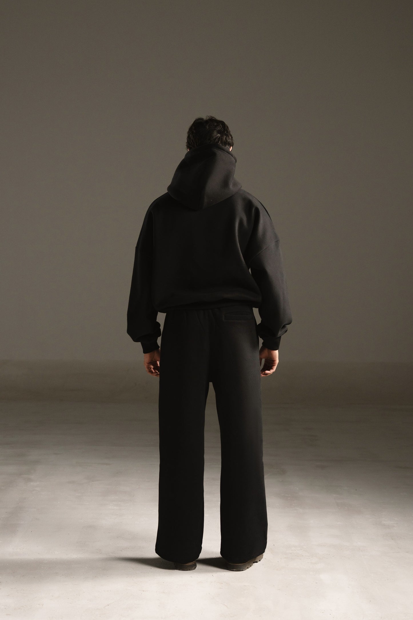 V7 BLANK HOODIE - JET BLACK