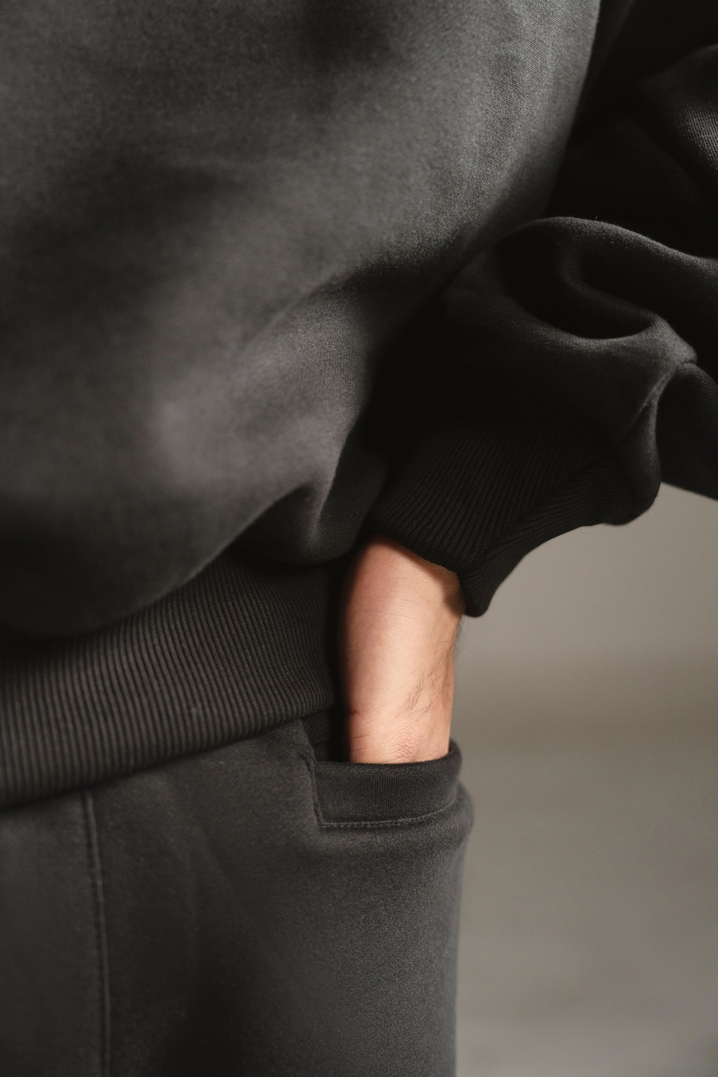 V7 BLANK HOODIE - JET BLACK